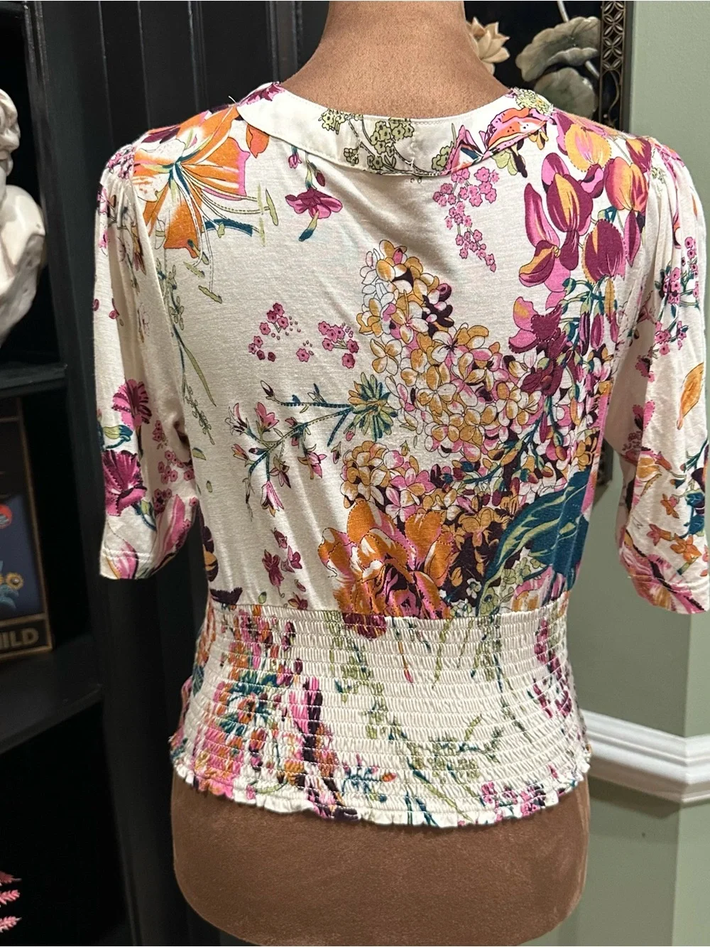 Anthropologie Tiny Adelaide Cream Floral V‑Neck Blouse with Smocked Puff Sleeves